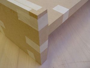 Usinage de pièce en bois, fabricant pièce de bureau en bois